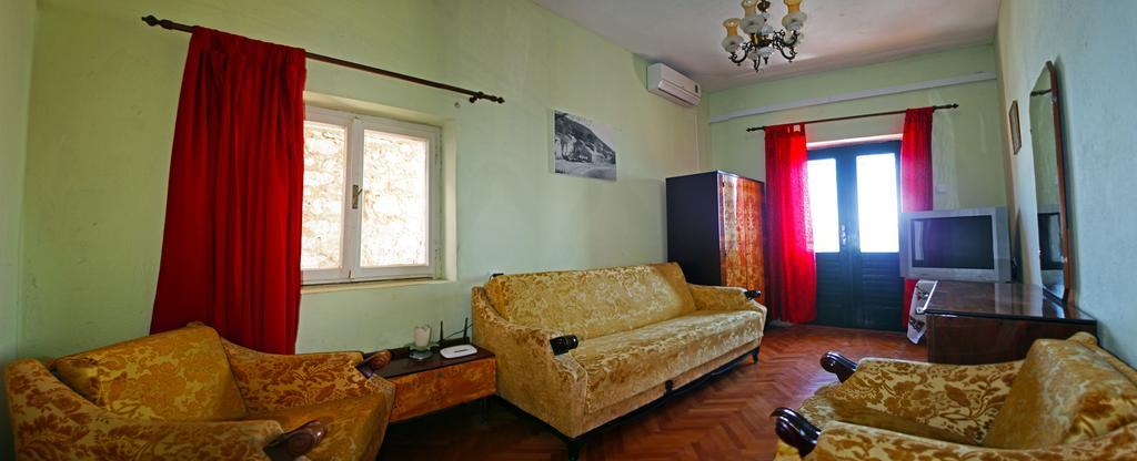 Hrstich Apartments Drasnice Oda fotoğraf