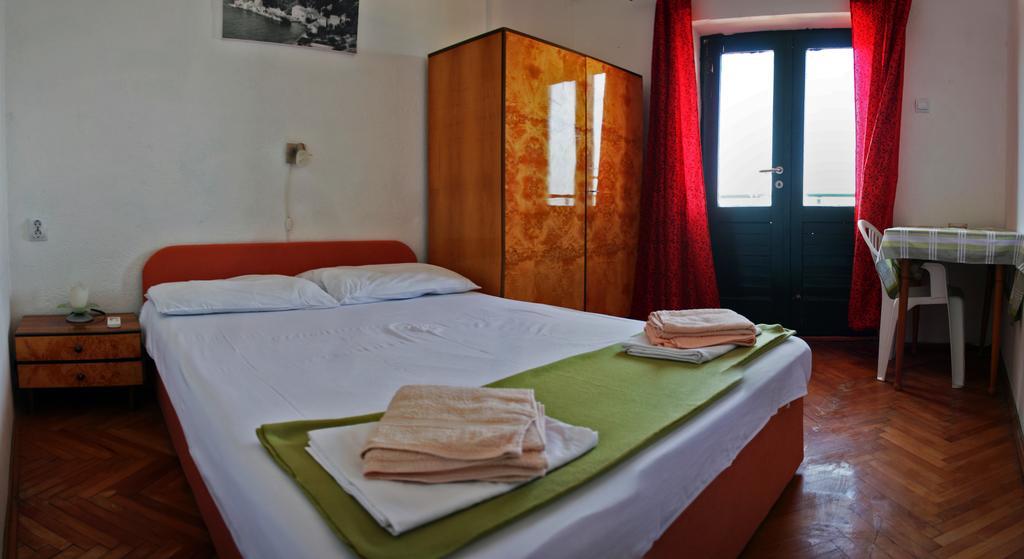 Hrstich Apartments Drasnice Oda fotoğraf